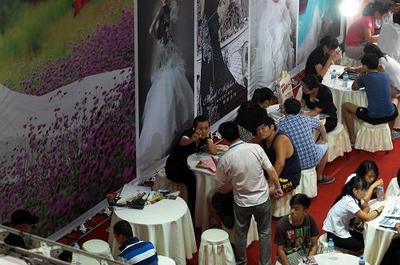 禮樂和鳴，盛世良緣——記2012年全國禮儀慶典產品交易會暨婚博會在濟南舉行